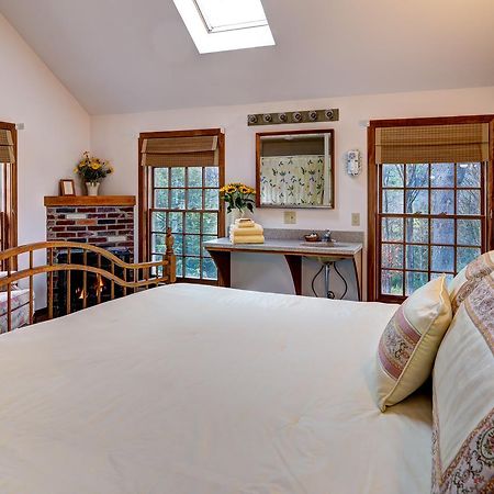 Breakfast On The Connecticut Bed & Breakfast Lyme Bagian luar foto