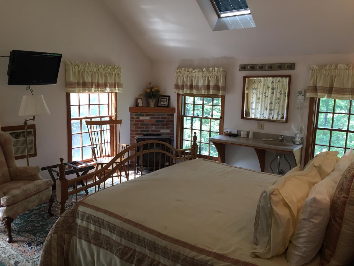 Breakfast On The Connecticut Bed & Breakfast Lyme Bagian luar foto